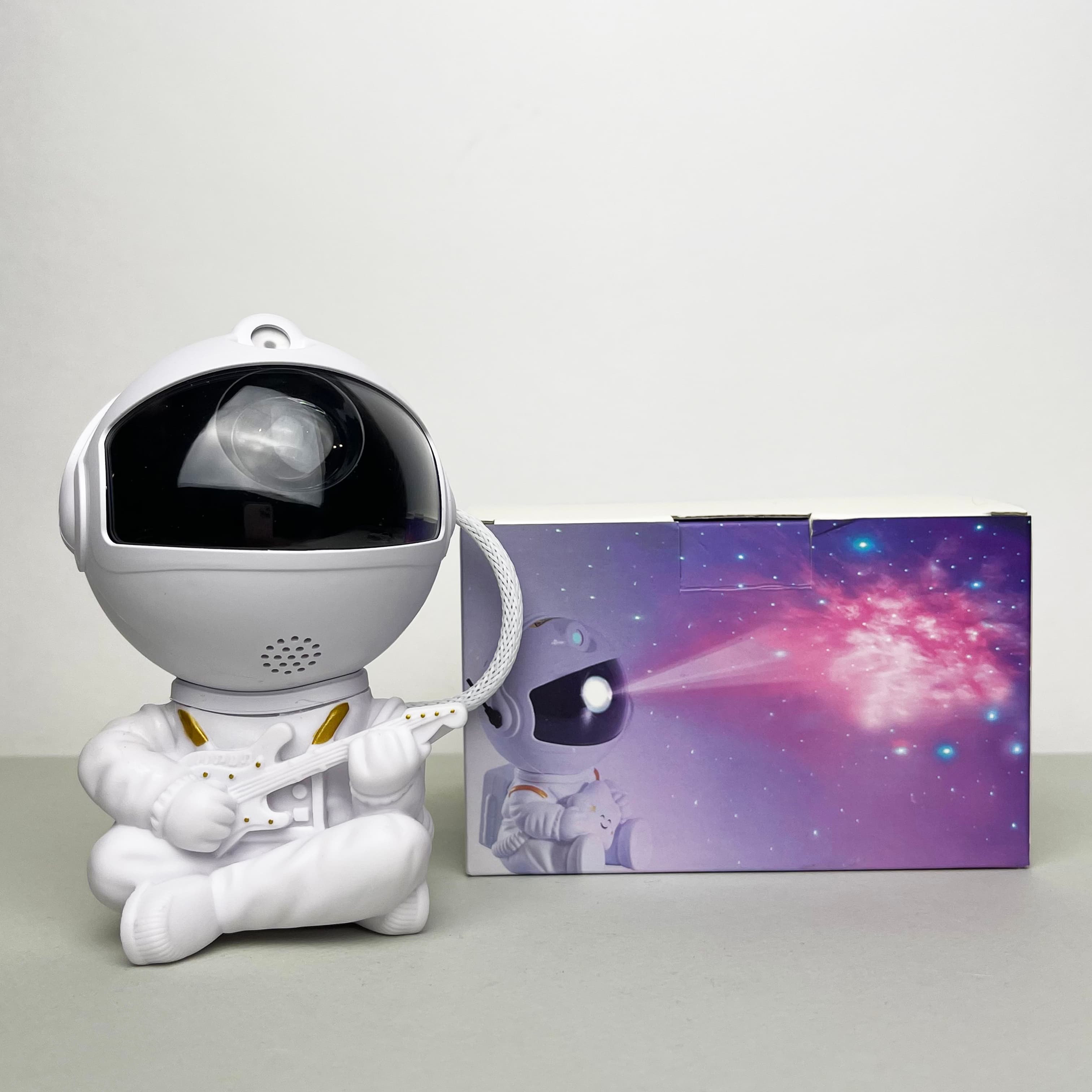 Світильник-проєктор Астронавт Nebula RGB + пульт